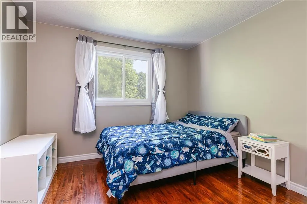 162 PARKSIDE Drive E