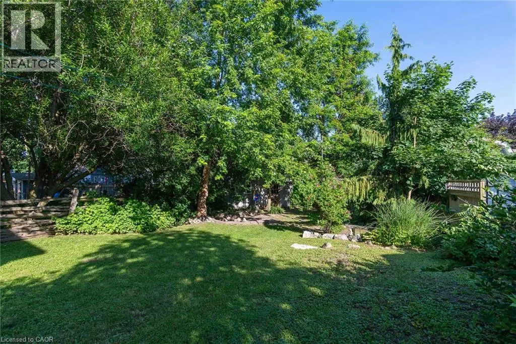 162 PARKSIDE Drive E