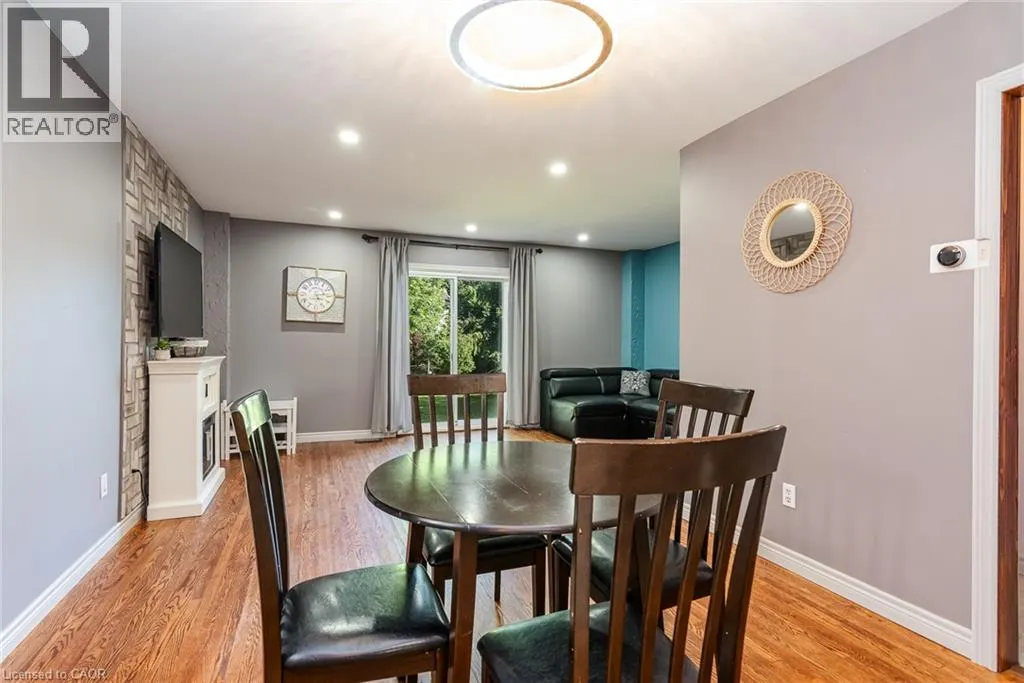 162 PARKSIDE Drive E