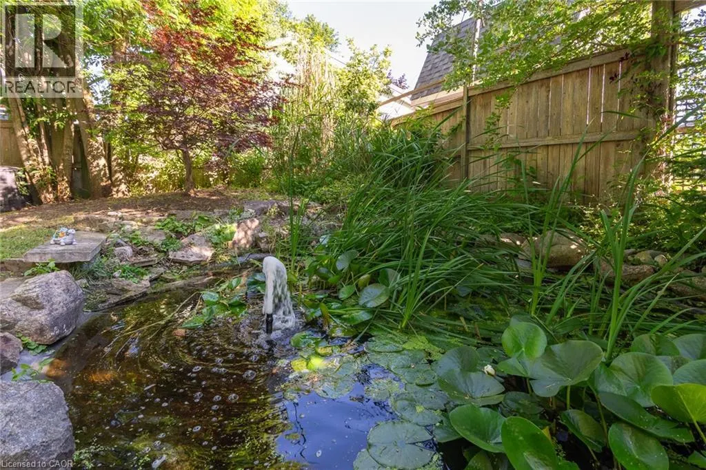 162 PARKSIDE Drive E