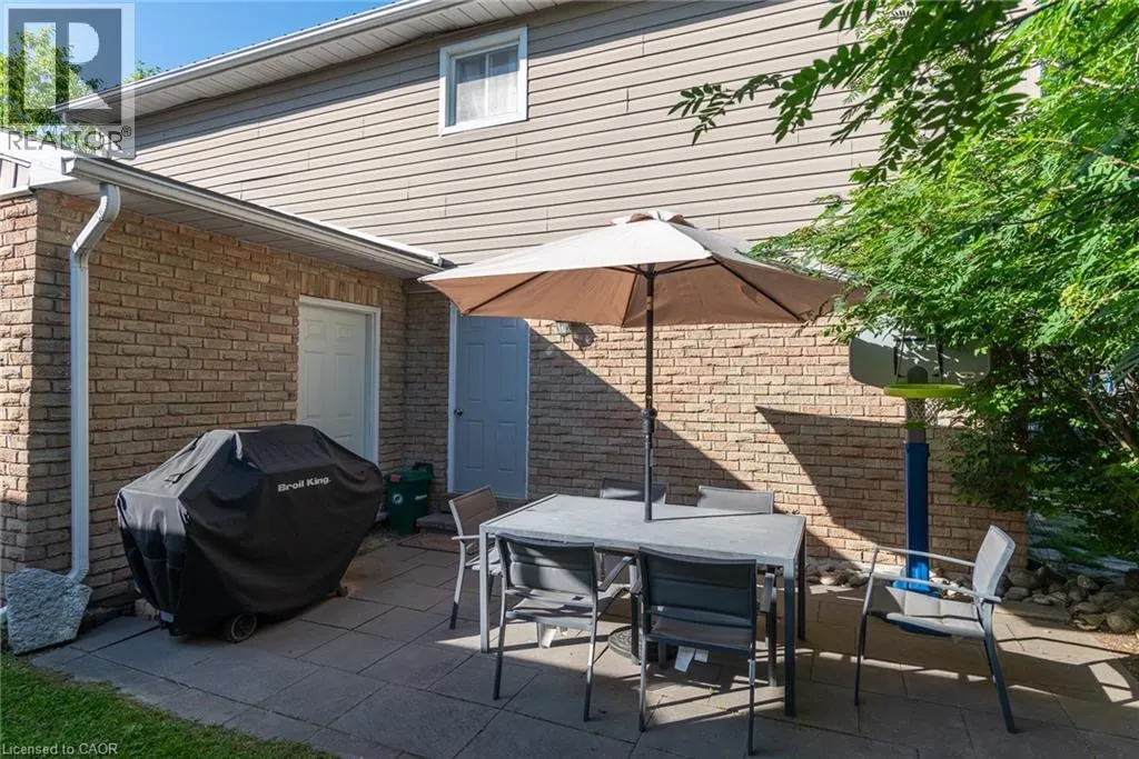 162 PARKSIDE Drive E