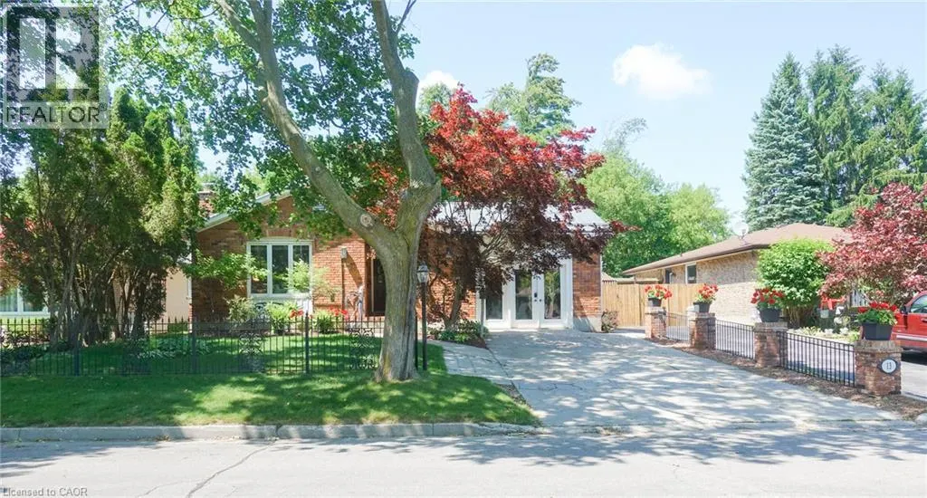 13 KELLY Avenue