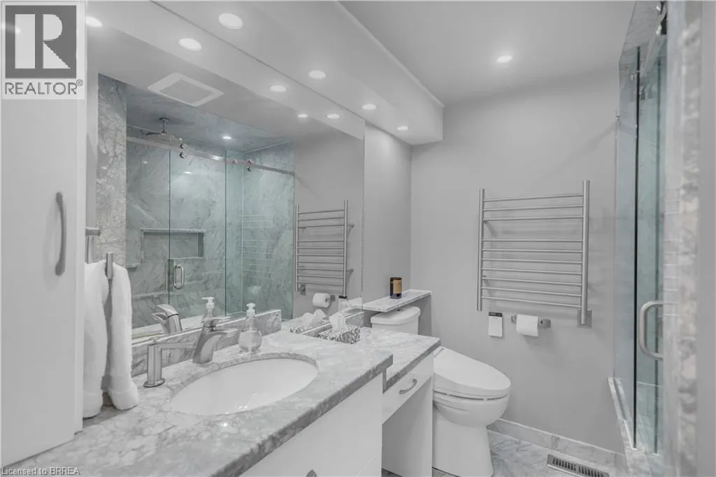 1155 PARAMOUNT Drive Unit# 22 #22