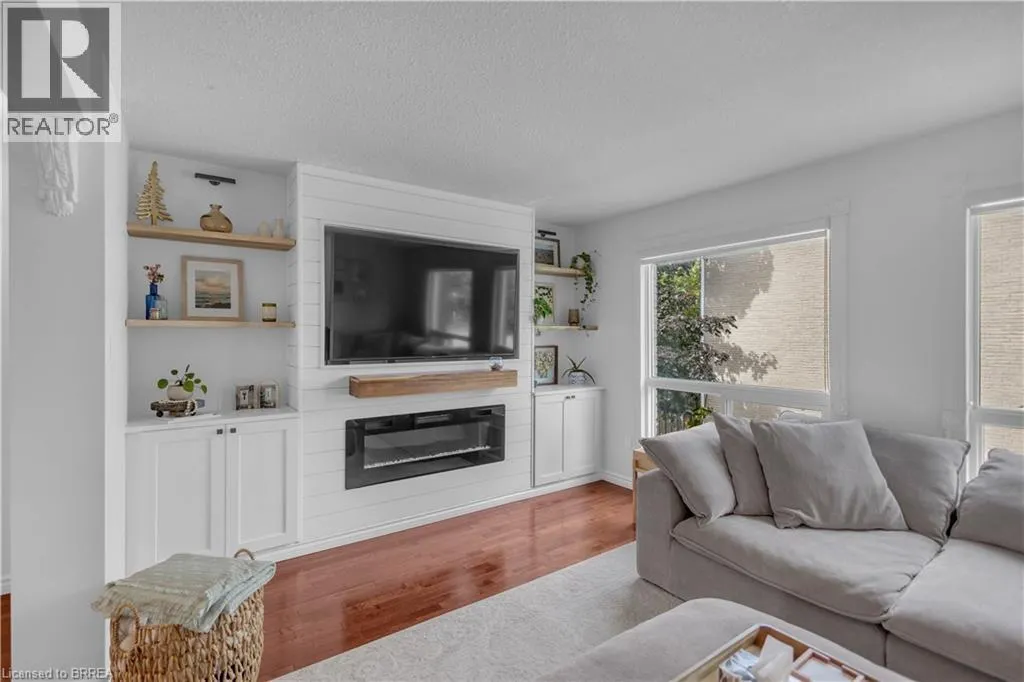 1155 PARAMOUNT Drive Unit# 22 #22