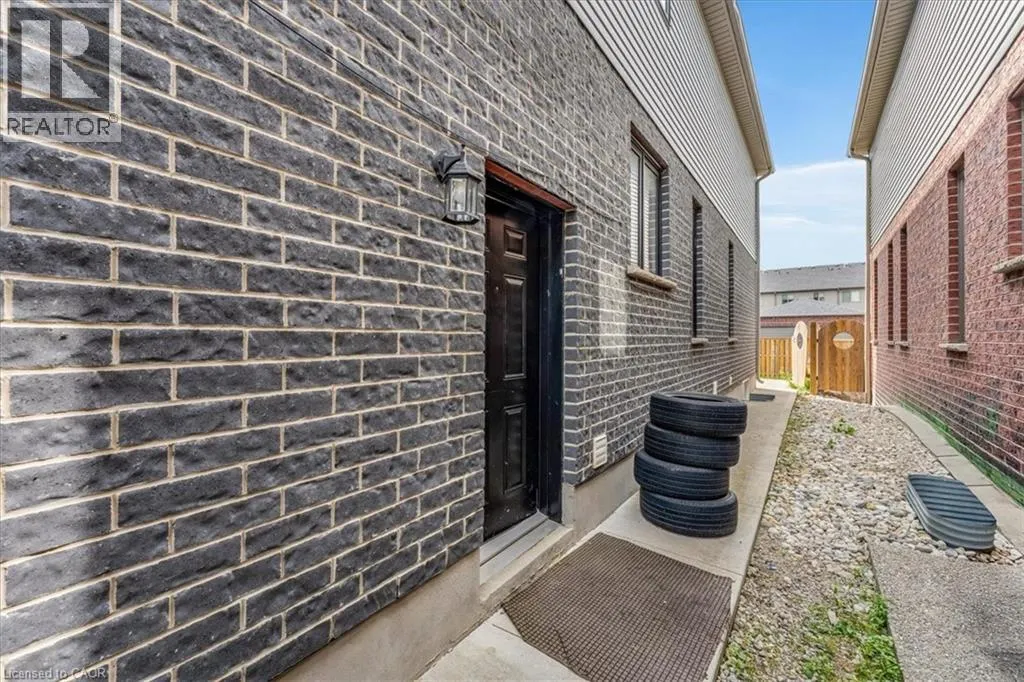 121 DALLAN Drive