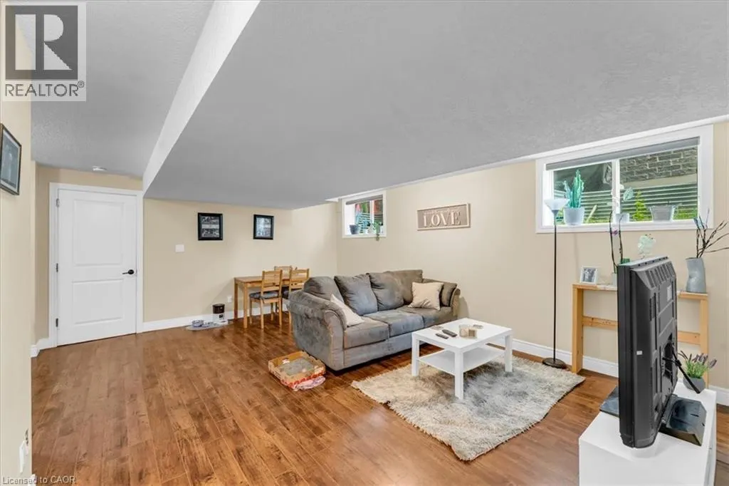 121 DALLAN Drive
