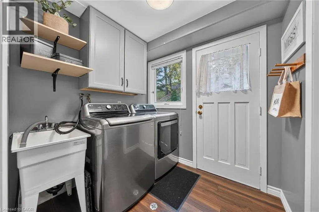 33 SHADYWOOD Crescent
