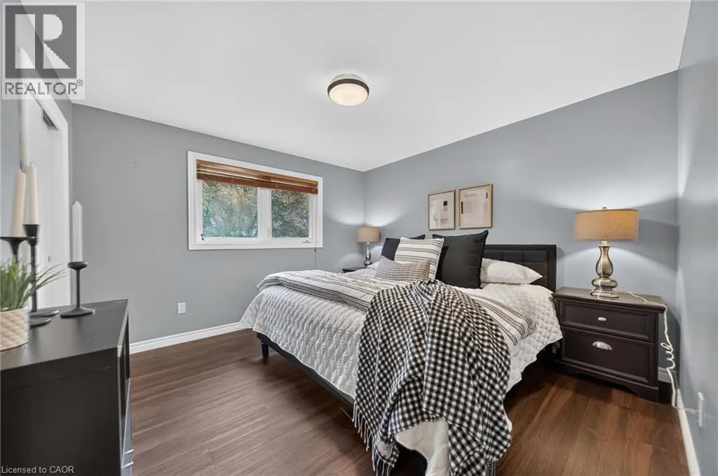 33 SHADYWOOD Crescent