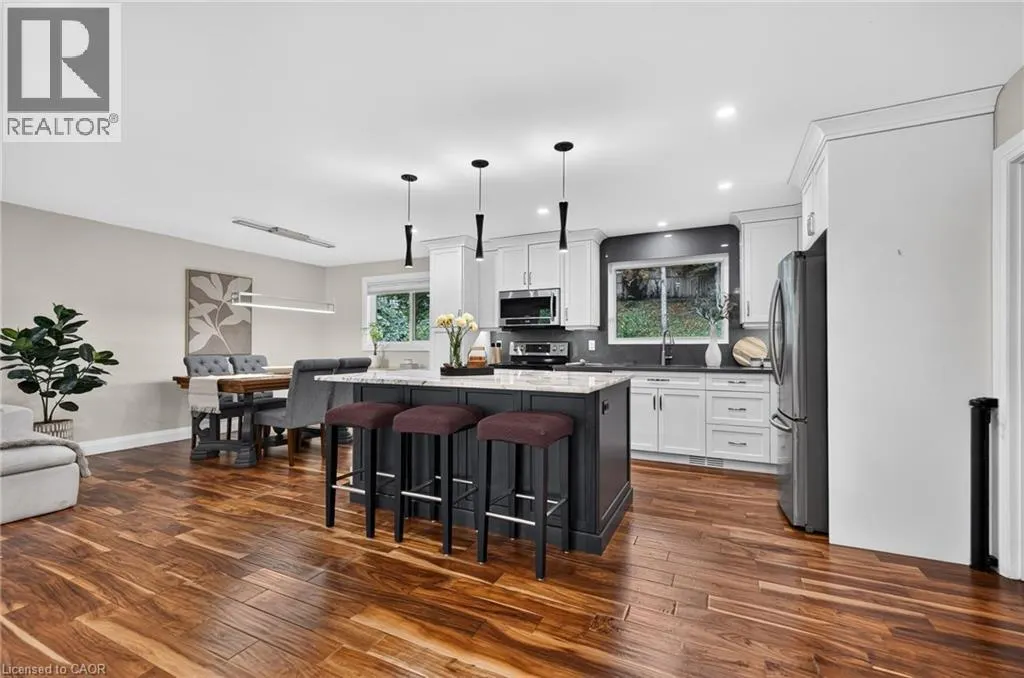 33 SHADYWOOD Crescent