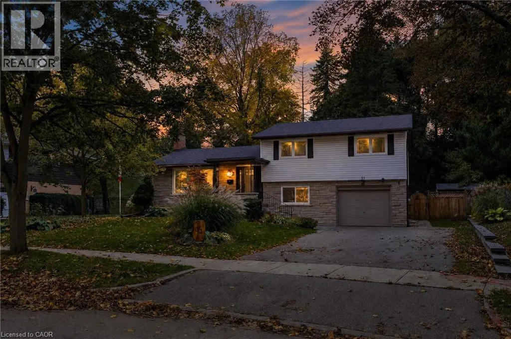 33 SHADYWOOD Crescent