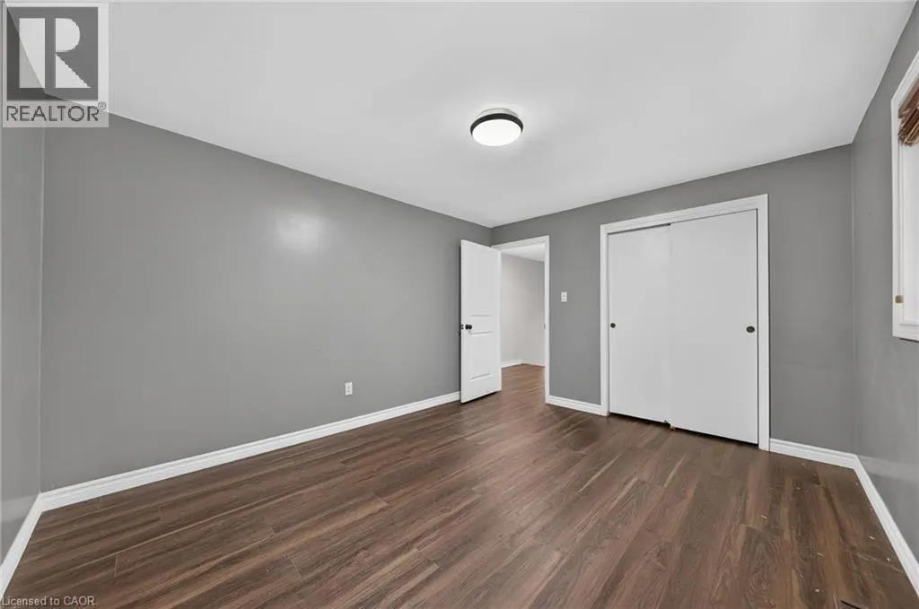 33 SHADYWOOD Crescent