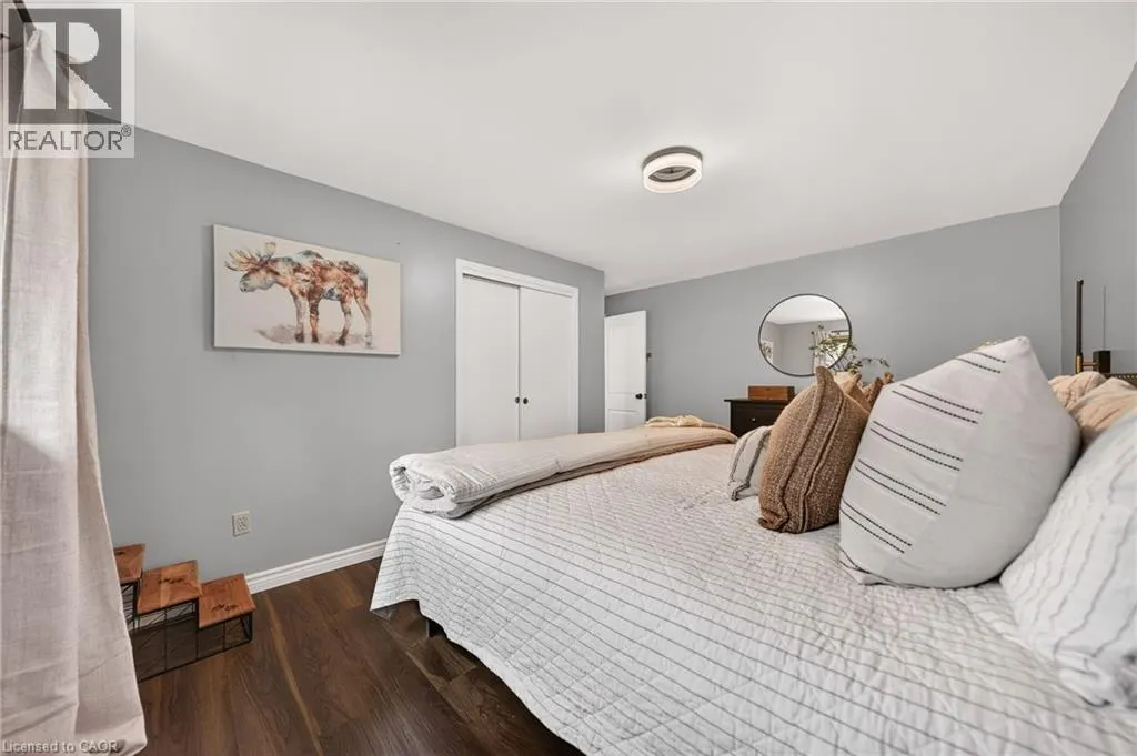 33 SHADYWOOD Crescent