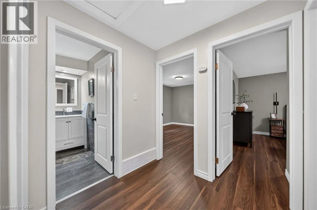 33 SHADYWOOD Crescent