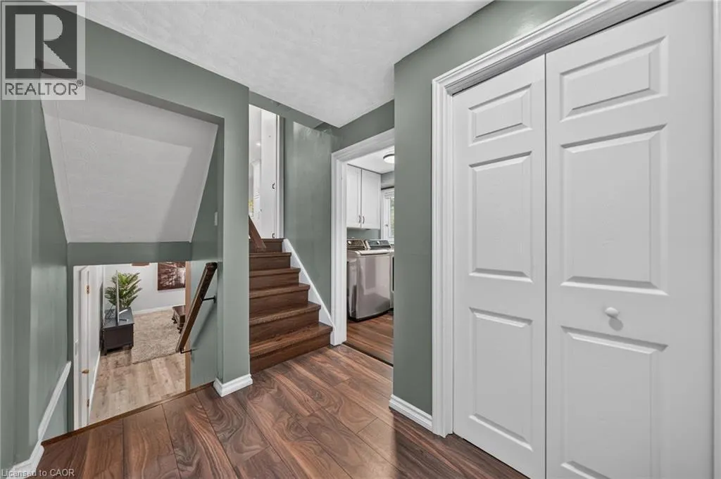 33 SHADYWOOD Crescent