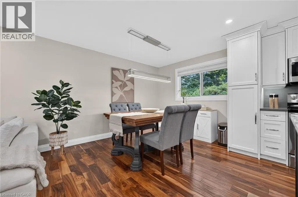 33 SHADYWOOD Crescent
