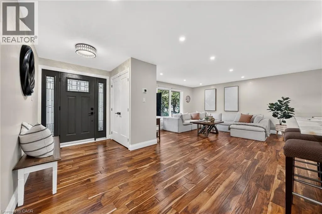 33 SHADYWOOD Crescent