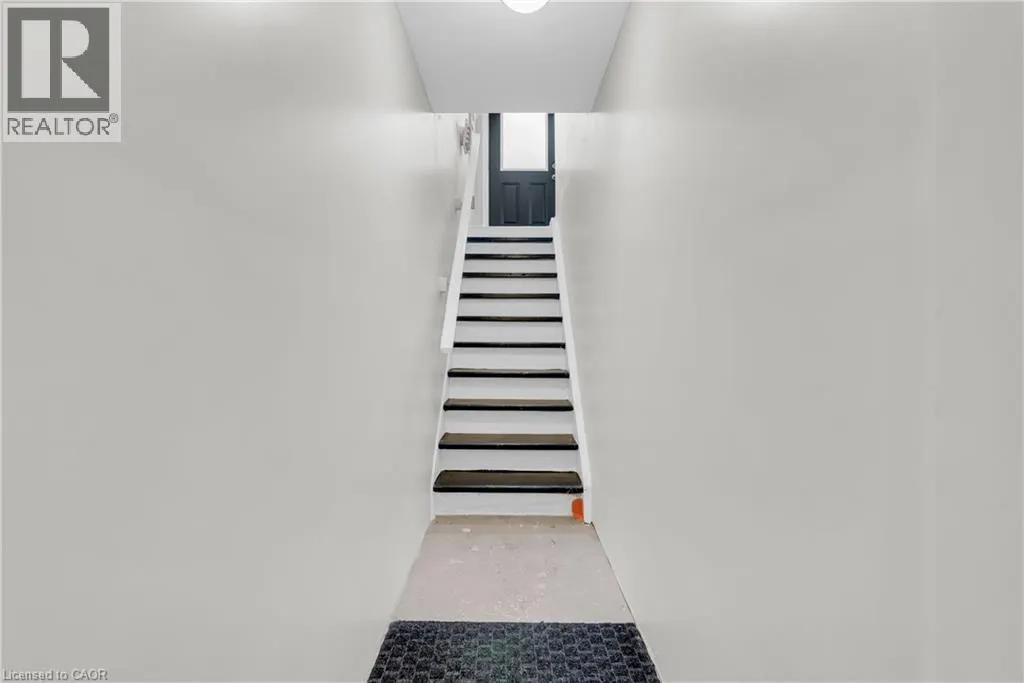 71 NEWPORT Lane