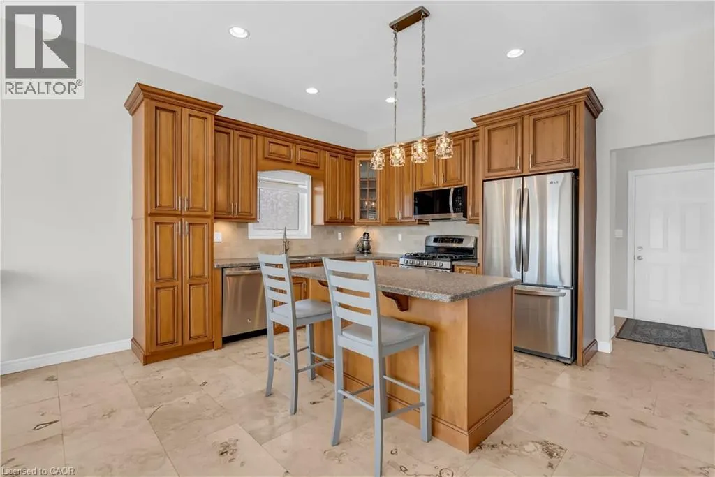 71 NEWPORT Lane