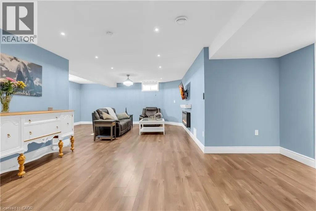 71 NEWPORT Lane