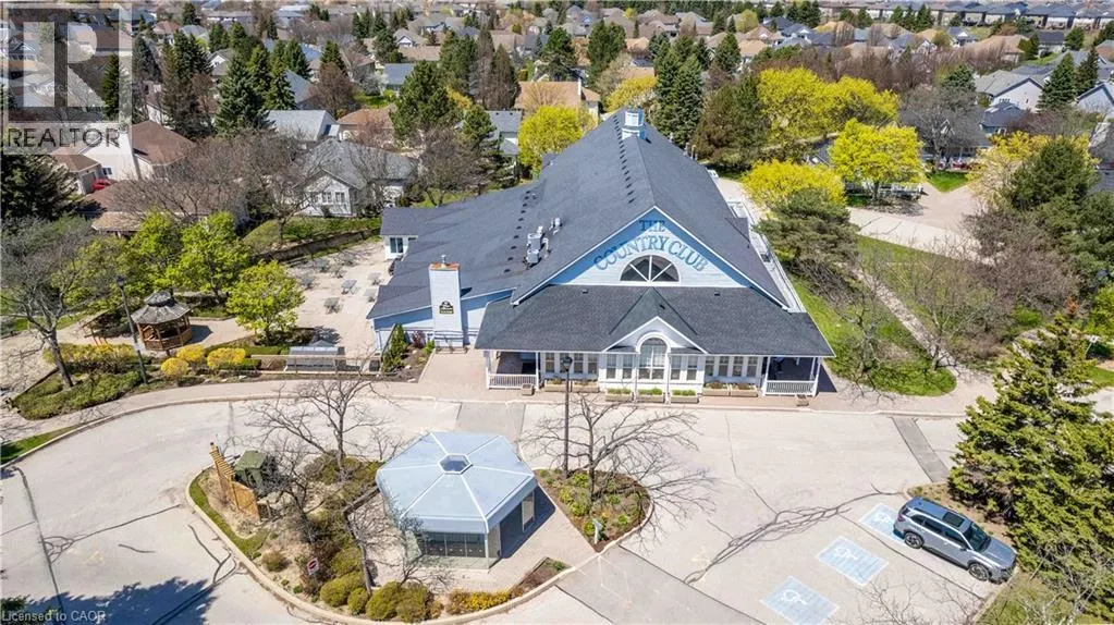 195 SILVERBIRCH Boulevard