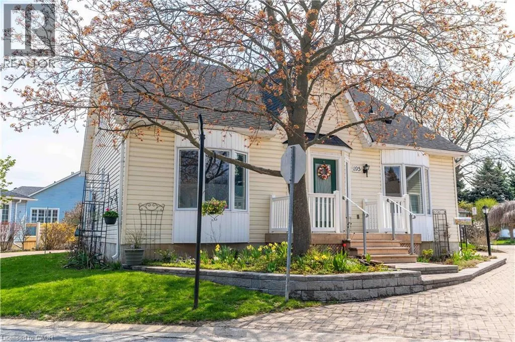 195 SILVERBIRCH Boulevard