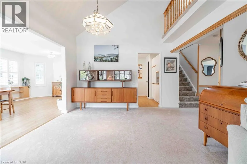195 SILVERBIRCH Boulevard
