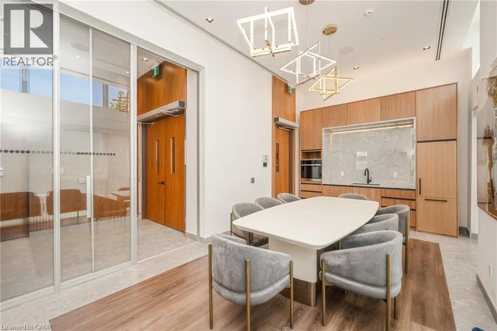 509 DUNDAS Street W Unit# 305 #305