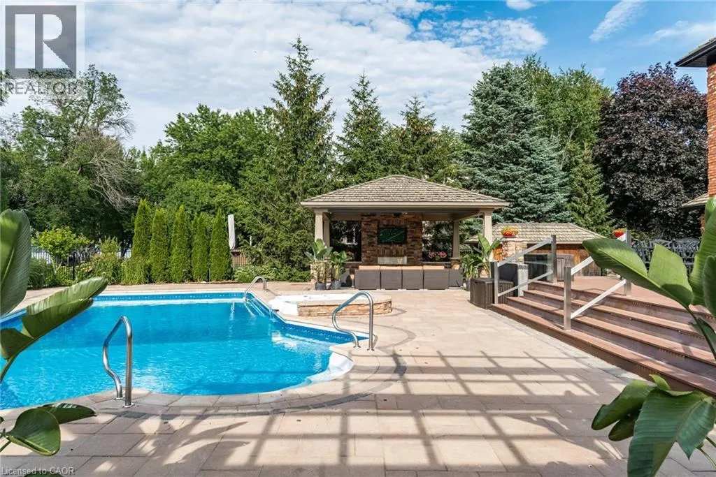17 LOCHSIDE Drive