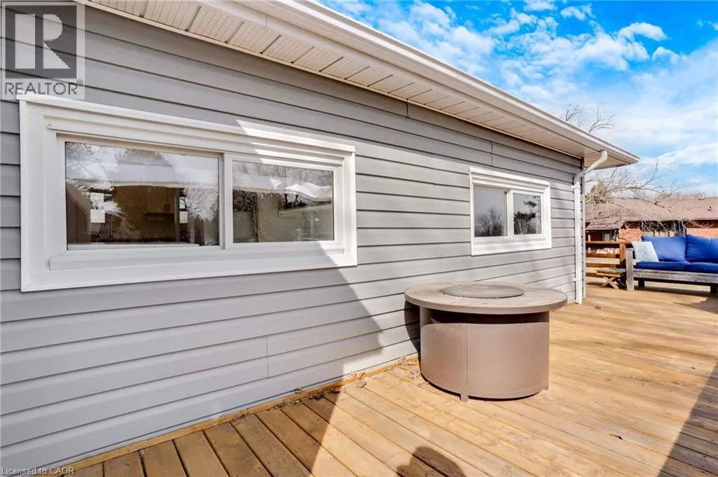 28 MACPHERSON Crescent