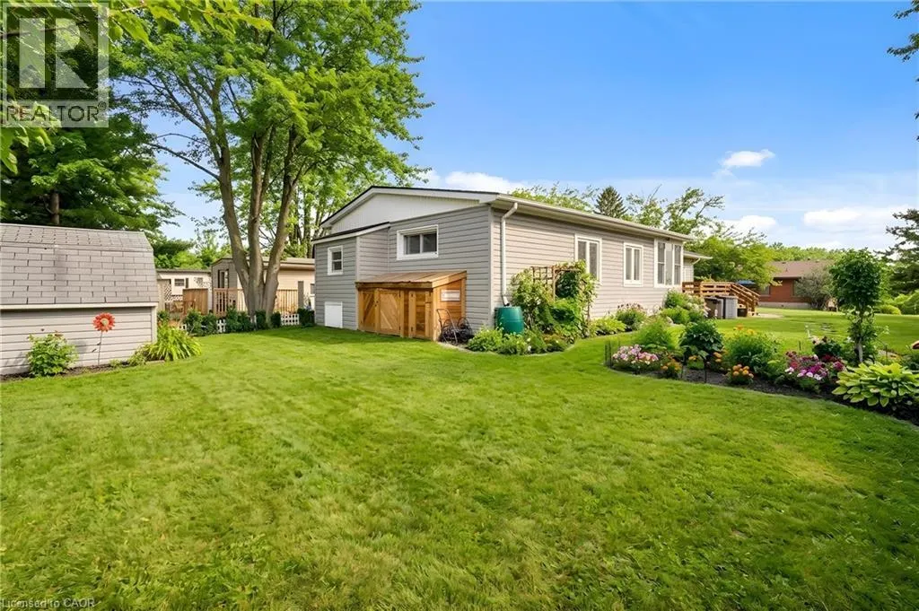 28 MACPHERSON Crescent