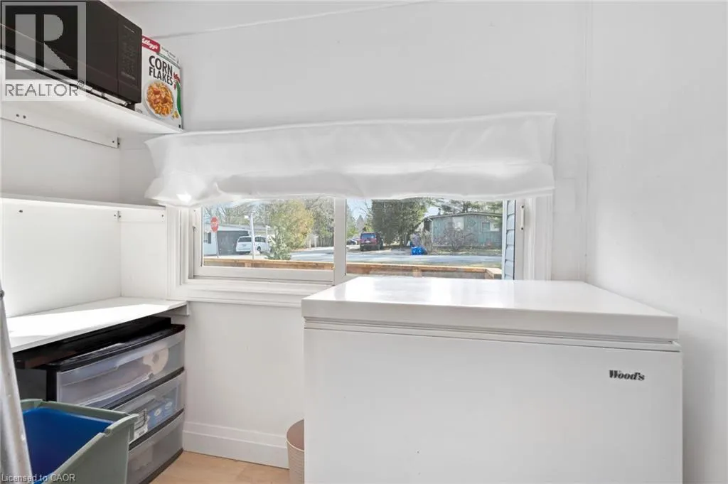 28 MACPHERSON Crescent