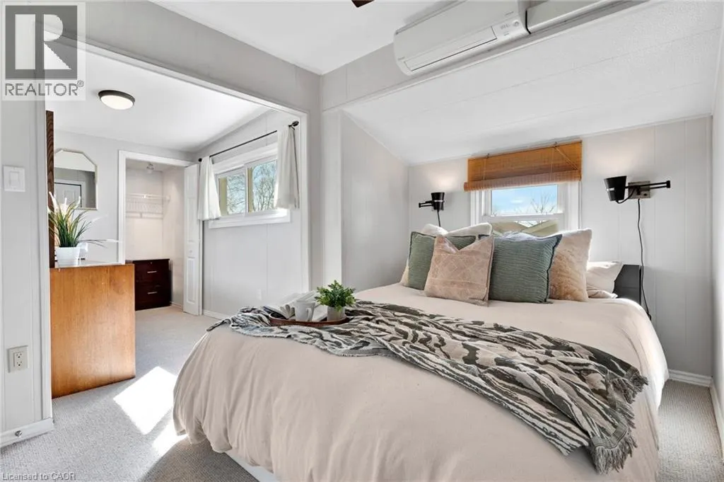 28 MACPHERSON Crescent