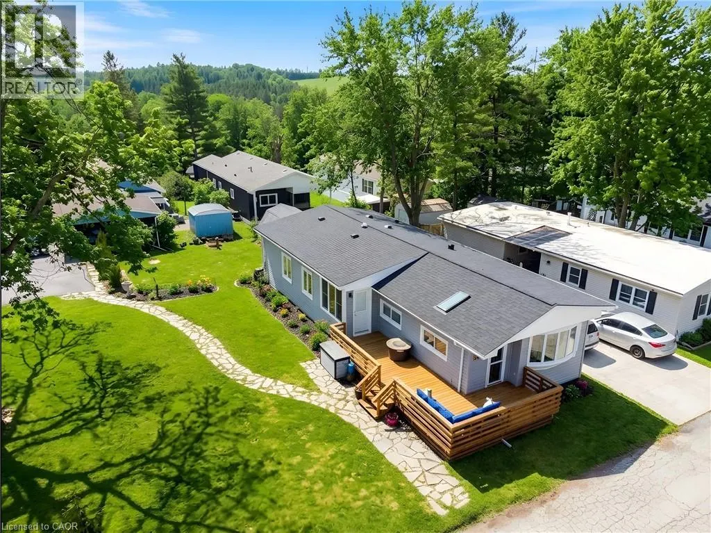 28 MACPHERSON Crescent