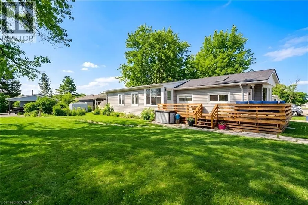 28 MACPHERSON Crescent