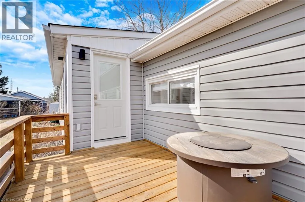 28 MACPHERSON Crescent