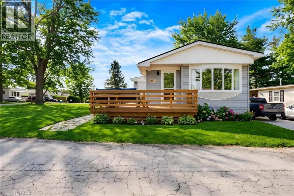 28 MACPHERSON Crescent