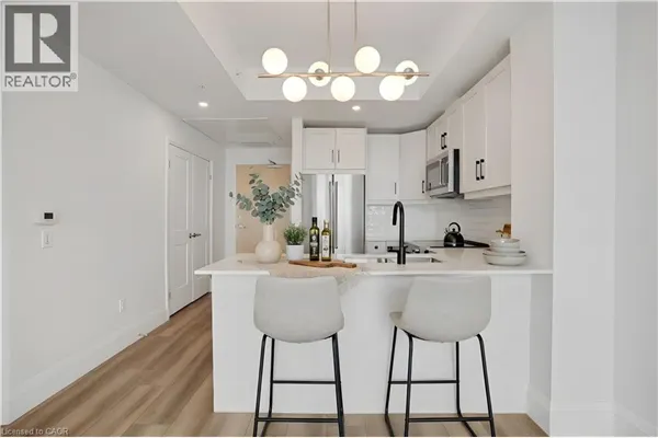 60 CHARLES Street W Unit# 1904