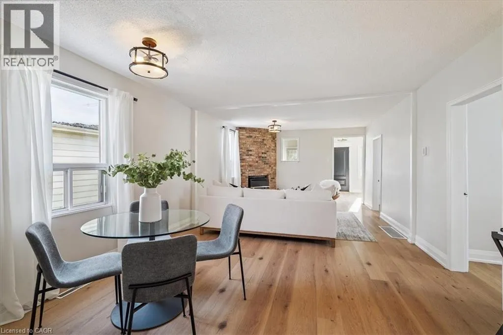 135 DEANE Avenue