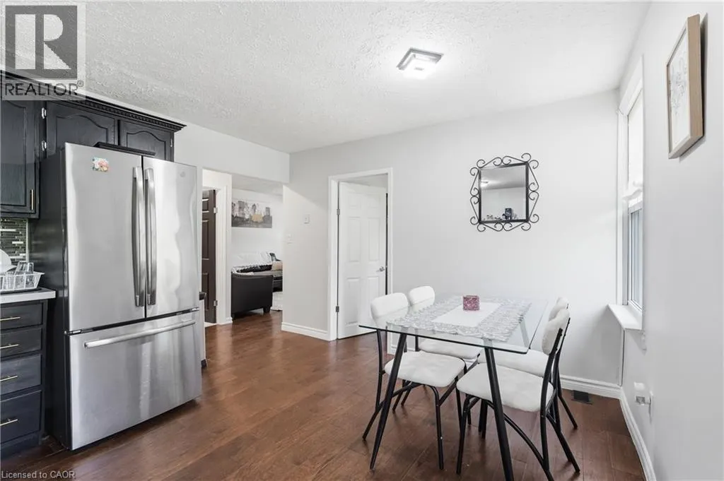 21 RENFREW Street E