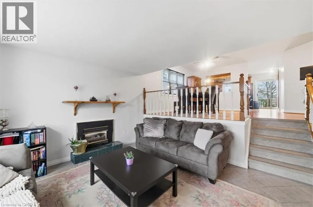 160 DAVIS Street