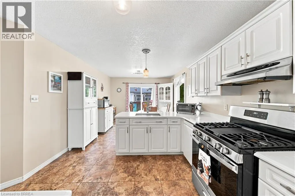 41 GRIFFITHS Drive
