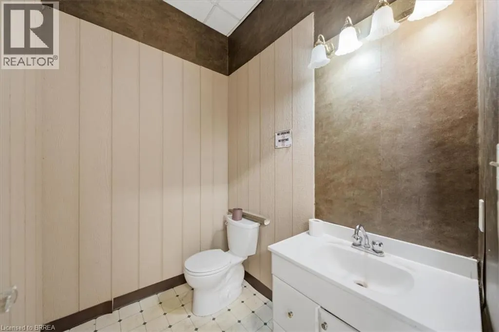 48 GRAND RIVER Street N