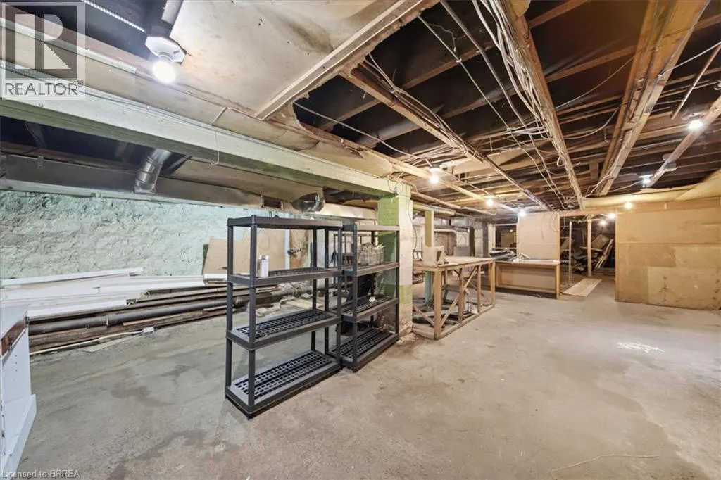 48 GRAND RIVER Street N