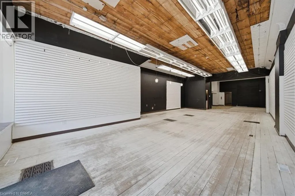 48 GRAND RIVER Street N