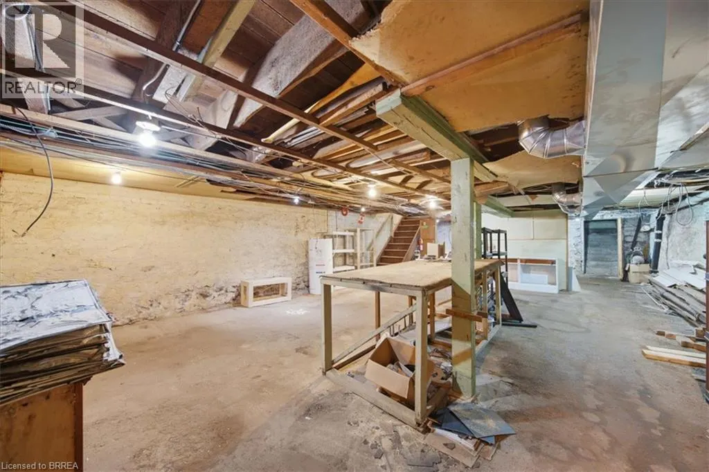 48 GRAND RIVER Street N