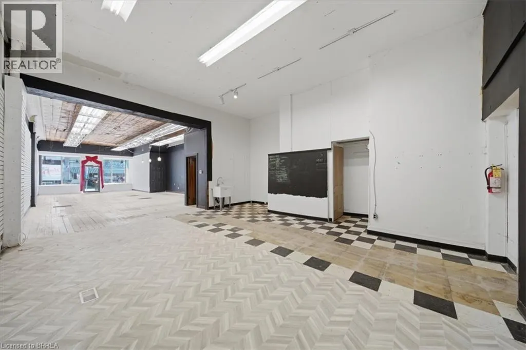 48 GRAND RIVER Street N