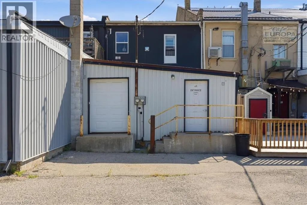 48 GRAND RIVER Street N