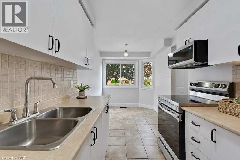 700 ERINBROOK Drive Unit# 22 #22
