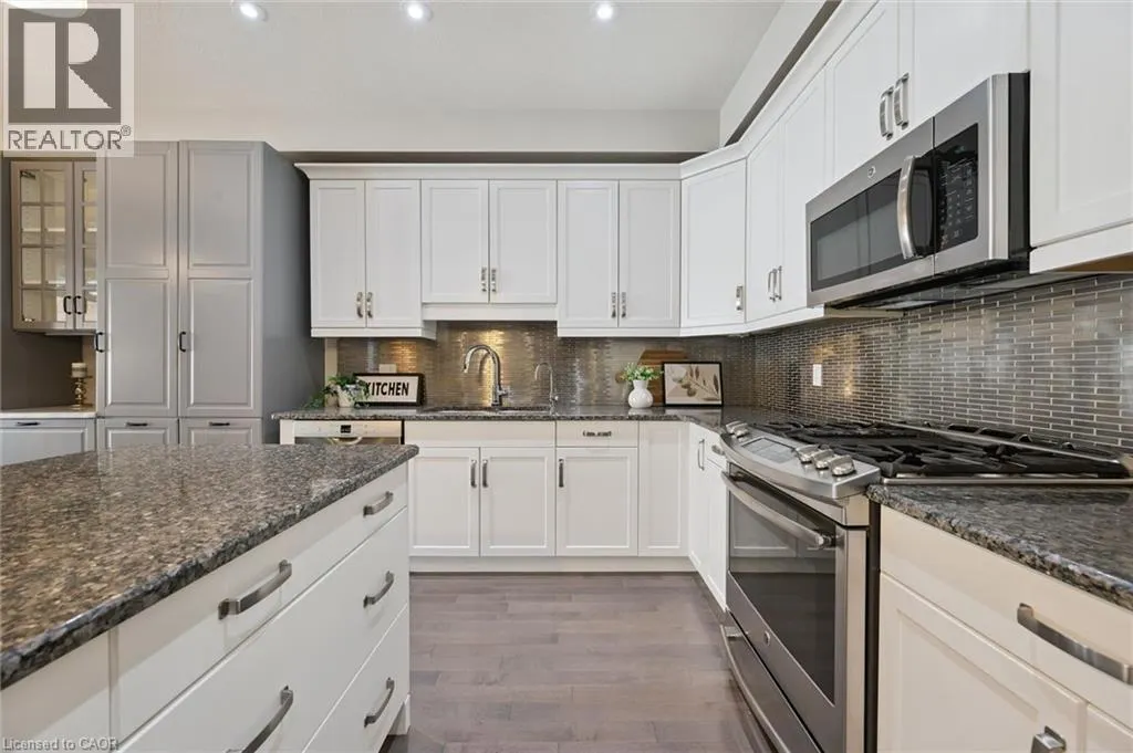 254 GOSLING GARDENS Avenue Unit# 11 #11