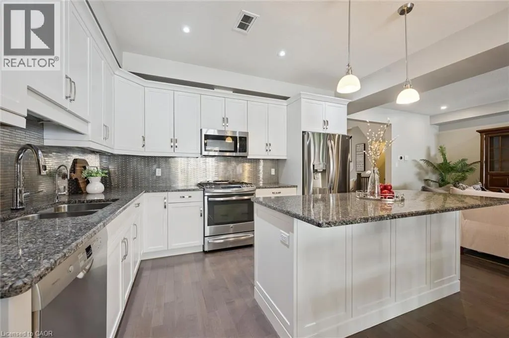 254 GOSLING GARDENS Avenue Unit# 11 #11